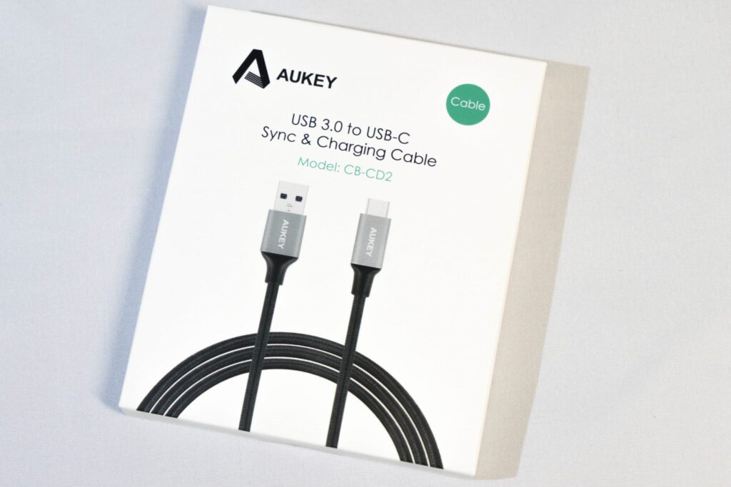 1,000円以下で購入可能なUSB typeCケーブル – Aukey USB 3.0 to USB-C Sync & Charging Cable