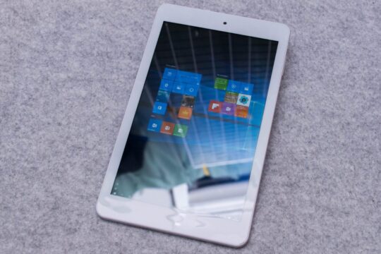 Windows10とAndroidの二刀流タブレット、CUBE iWork8をレビュー。