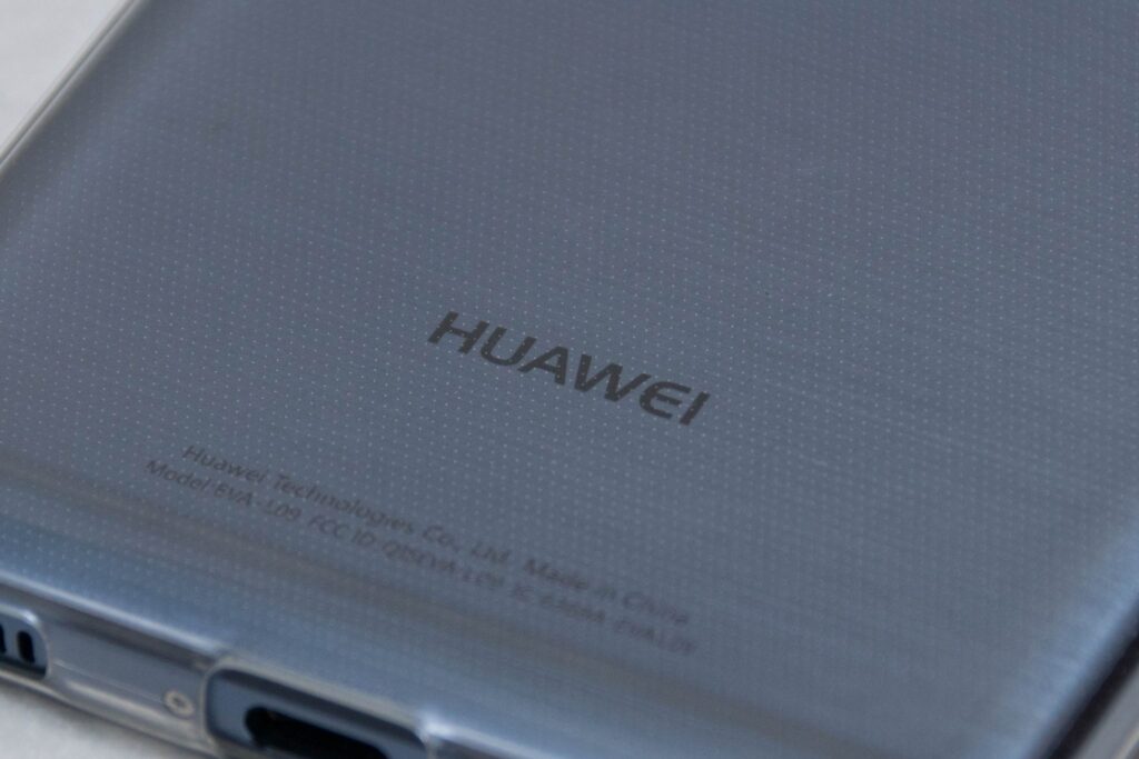 600円で購入可能。P9にソフトケースを付けてみた – ガリガリに傷付いてしまう前に。。。