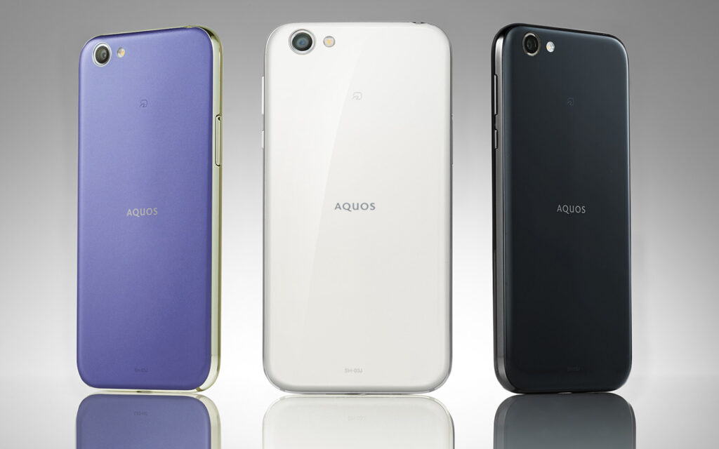 NTTドコモ。1月19日から「AQUOS R SH-03J」を新規契約で端末購入サポートの対象に追加。