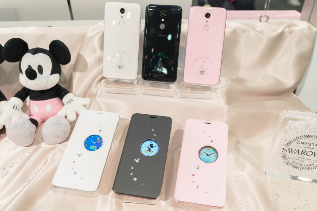 NTTドコモ、Disney Mobile on docomo DM-01Kを2月28日に発売。1月中の予約で2月9日に購入できる先行販売も実施。