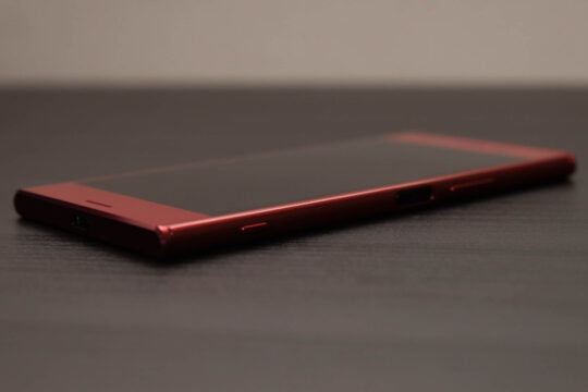 追加カラーのRossoに一目惚れ。我慢できずにXperia XZ Premium Rossoに機種変更。