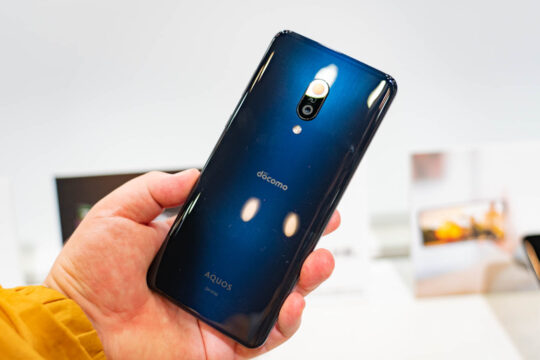 約141gの軽量ゲーミングスマホは1月30日発売。NTTドコモ「AQUOS zero2 SH-01M」の価格と料金をご紹介。