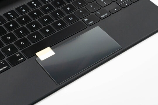 iPad Pro+Magic Keyboardのトラックパッドを保護。ミヤビックスのOverlay Plusを貼ってみた。