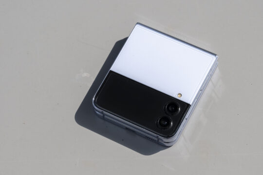 懐かしいけど新しい、Galaxy Z Flip4 長期使用レビュー