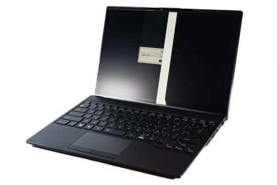 FMV LIFEBOOK UHのディスプレイを破損、修理完了までの流れ