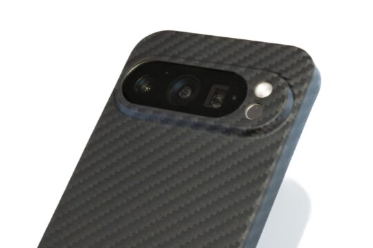 Amazonの半額、Aliexpressで買ったGoogle Pixel 9 Pro用アラミドケースがいい感じ
