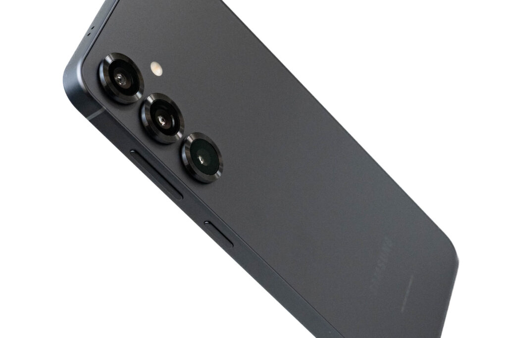 Galaxy S25（SM-S931Q）を購入、オンラインショップ限定の「ブルー
