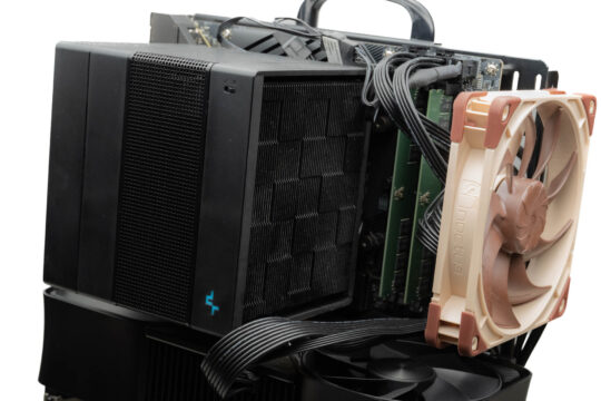 Intel Core Ultra 7 265Kで組む、2025年の新メインPC