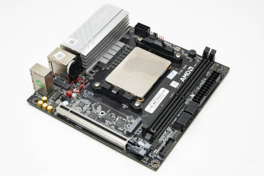 Topton N17で組む小型PC – ES版モバイルRyzen搭載のキワモノマザーボード